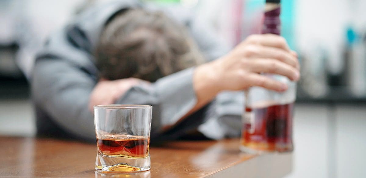 Cum să controlăm consumul de alcool, înainte de a ne pierde complet încrederea în sine